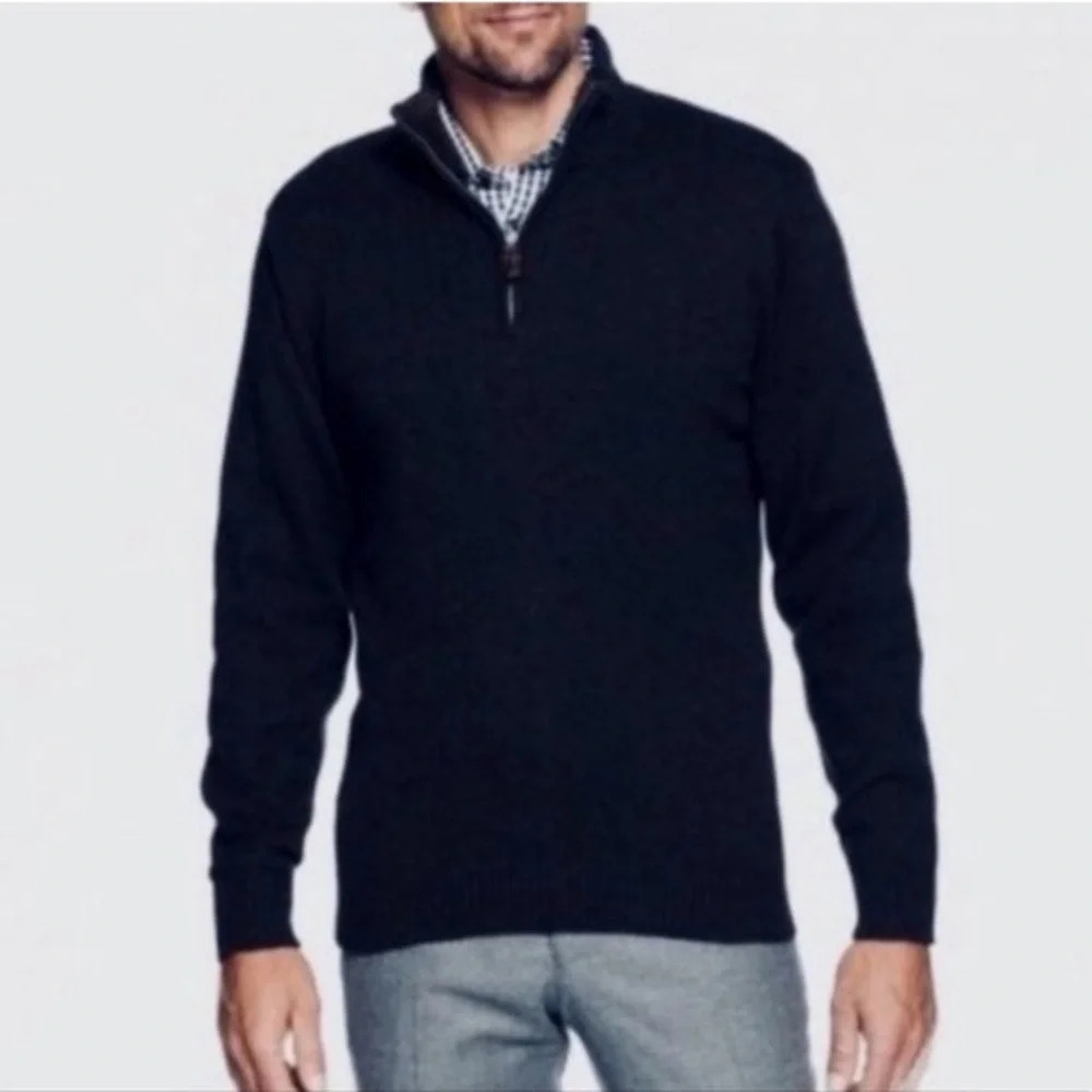 Men’s size medium Oscar de la renta sweater in excellent like-new condition